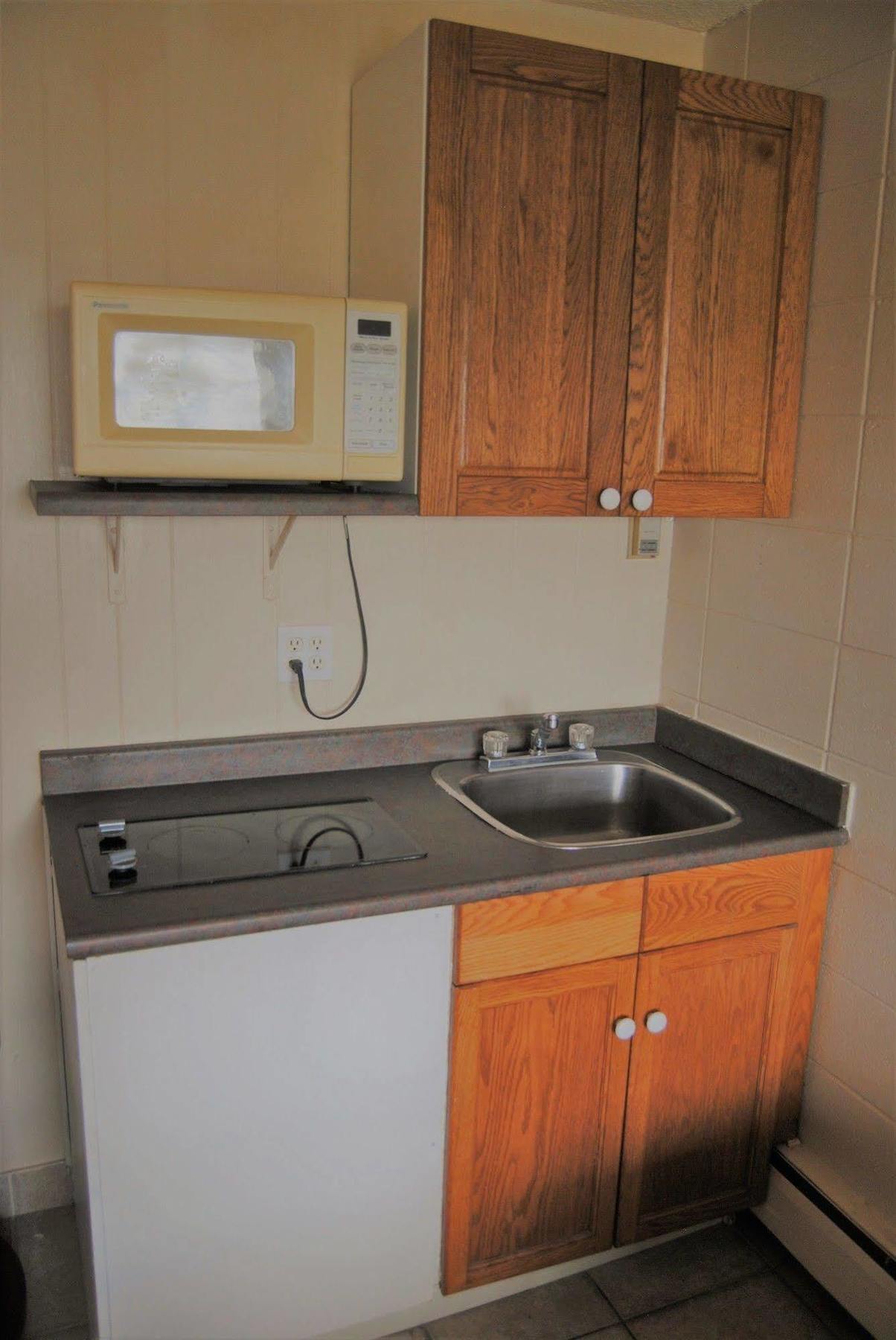 אדמונטון Derrick Motel מראה חיצוני תמונה